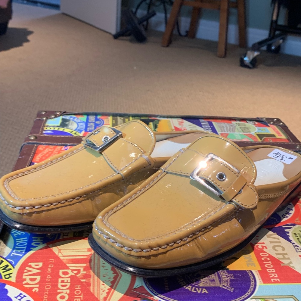 Tods Loafers Cream